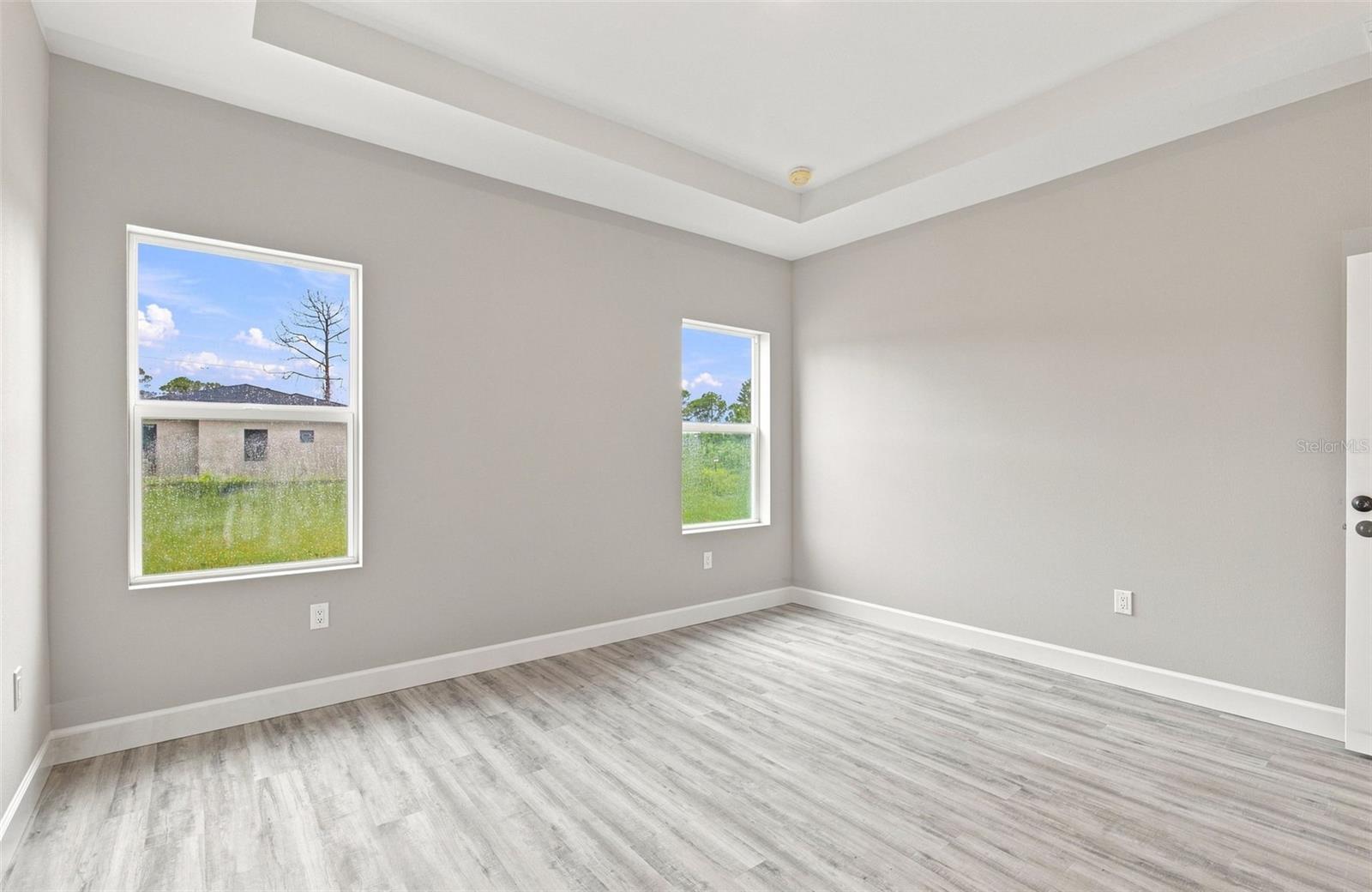 8211 ELKENBERRY AVE — photo 28