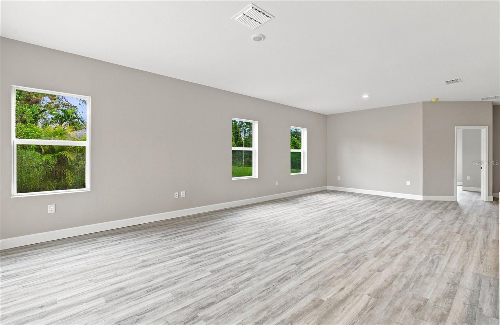 8211 ELKENBERRY AVE — photo 16