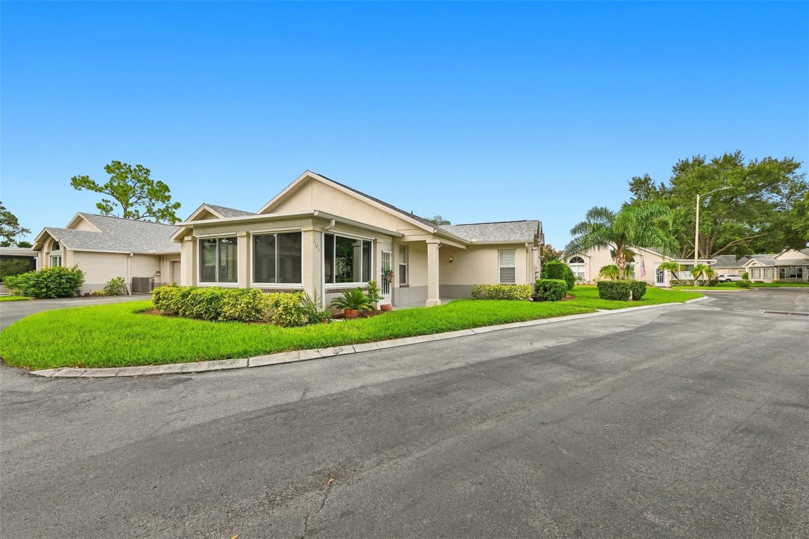 1124 GOLFVIEW WOODS DR #na — photo 2