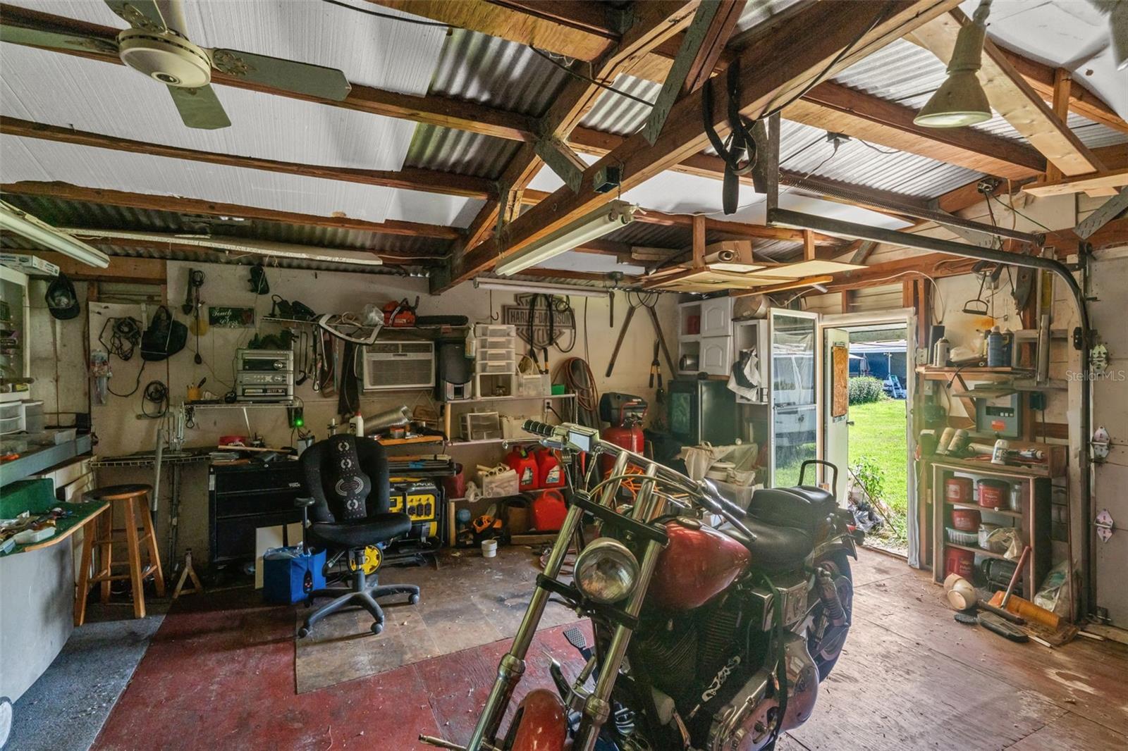 8512 HAMSTER DR — photo 48