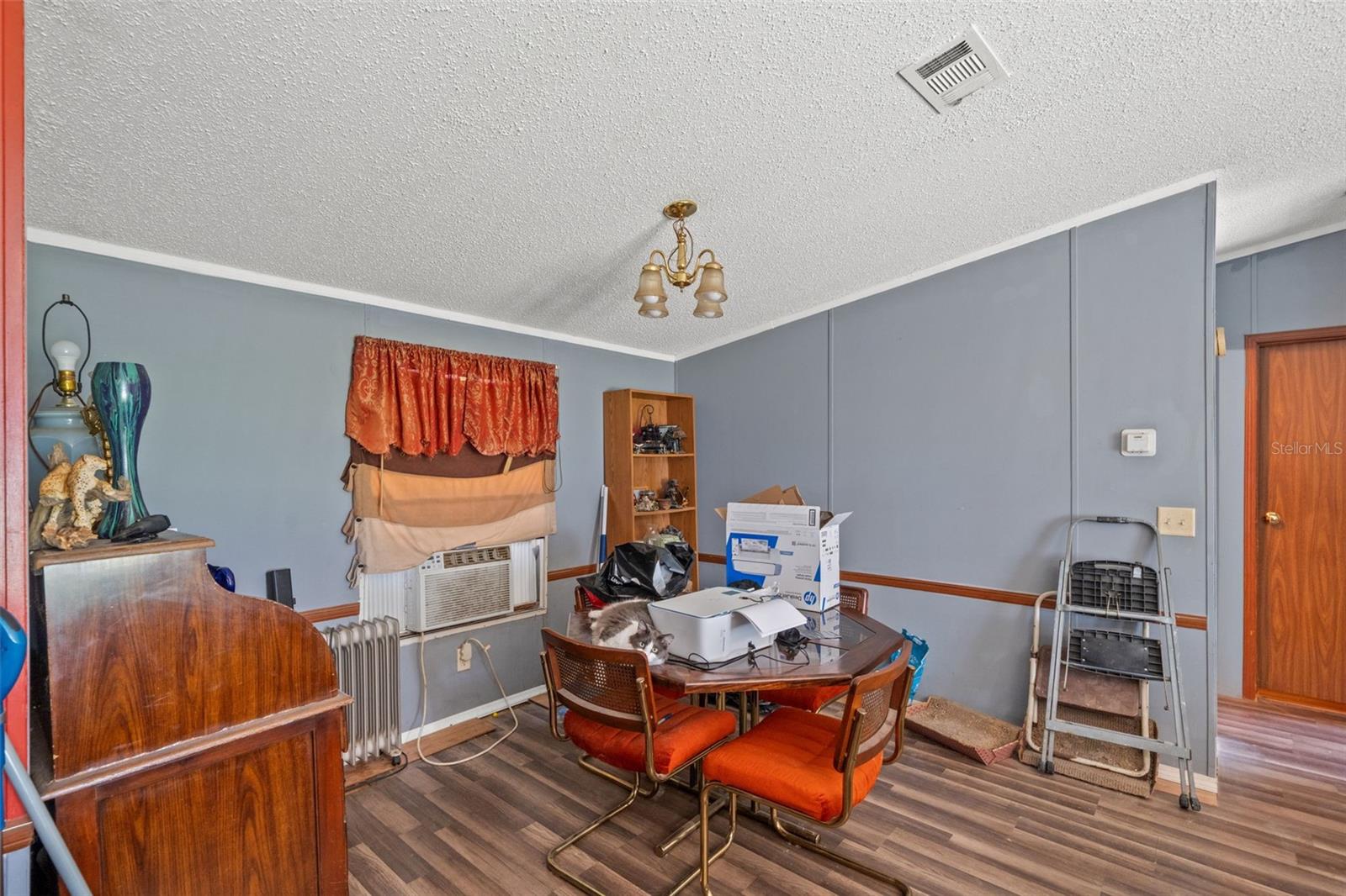 8512 HAMSTER DR — photo 33