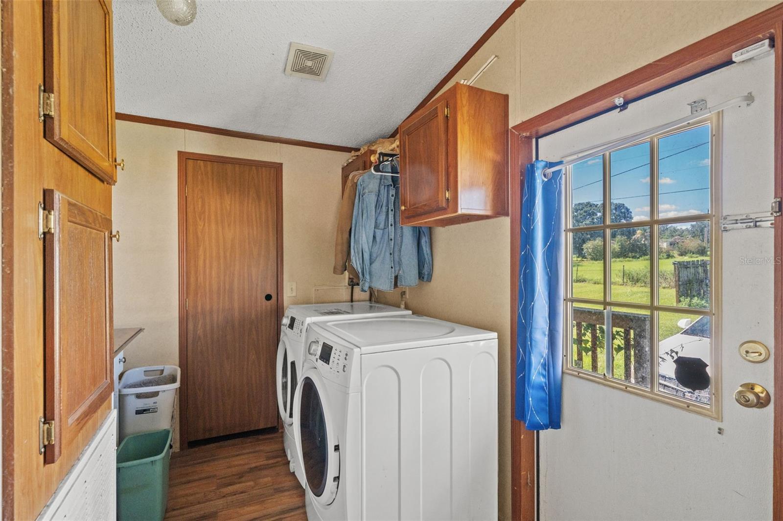 8512 HAMSTER DR — photo 32