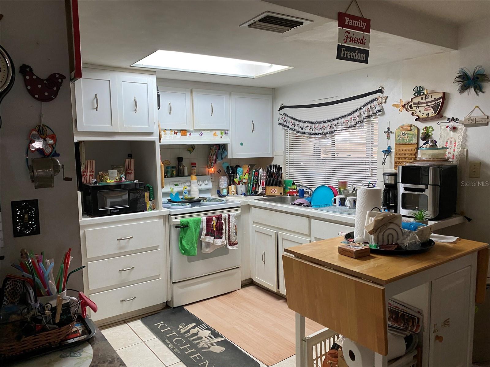 10018 CHERRY CREEK LN — photo 3