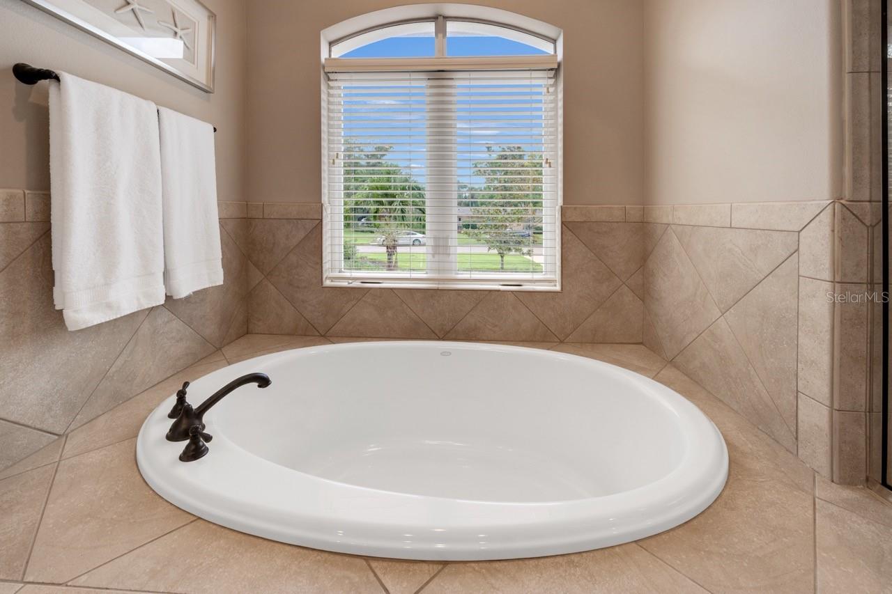 5918 BAHAMA SHORES DR S — photo 14