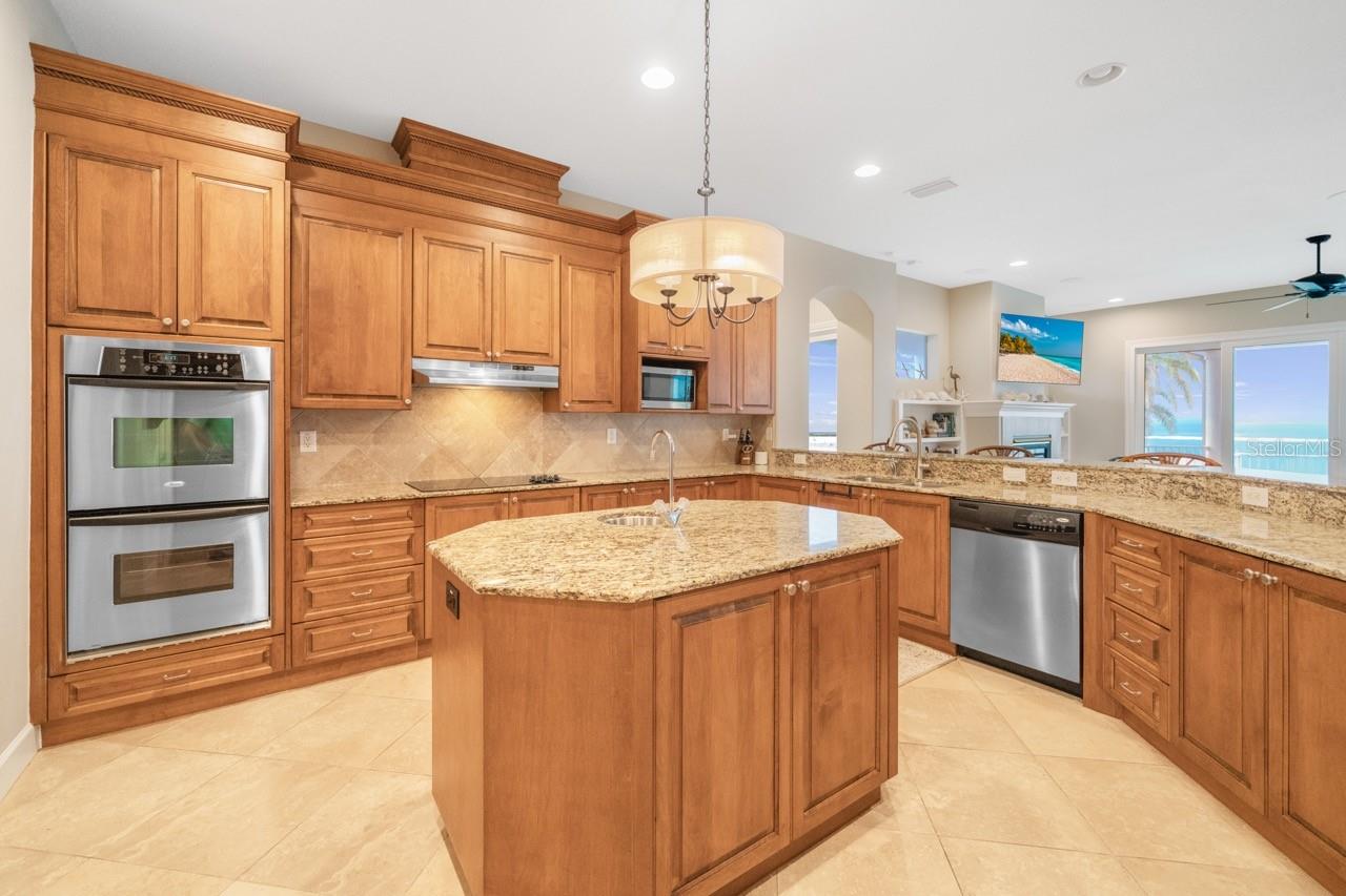 5918 BAHAMA SHORES DR S — photo 8