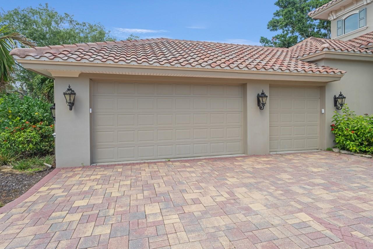 5918 BAHAMA SHORES DR S — photo 40