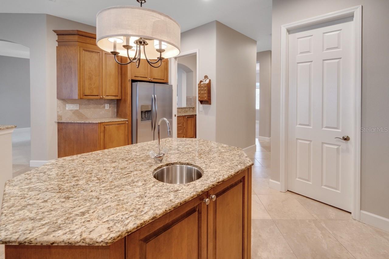 5918 BAHAMA SHORES DR S — photo 11