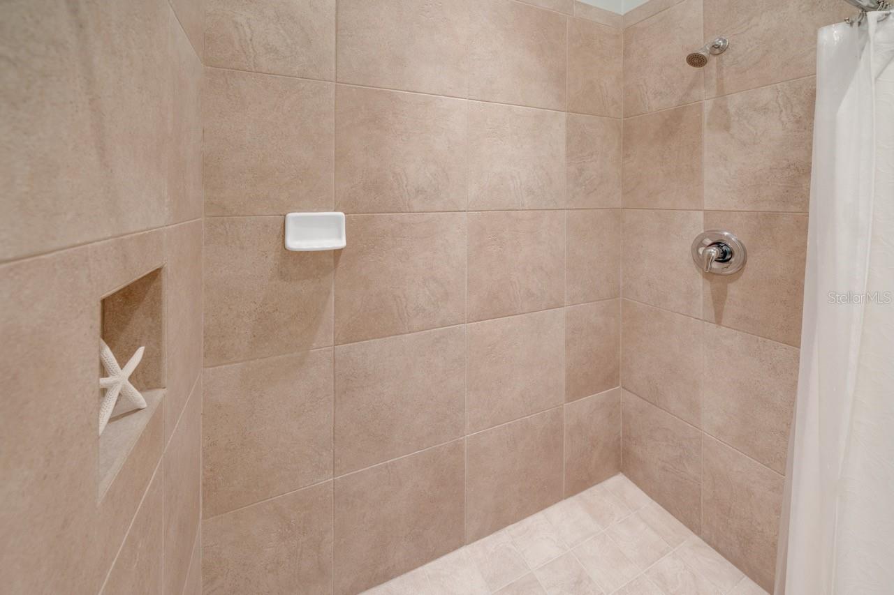 5918 BAHAMA SHORES DR S — photo 30