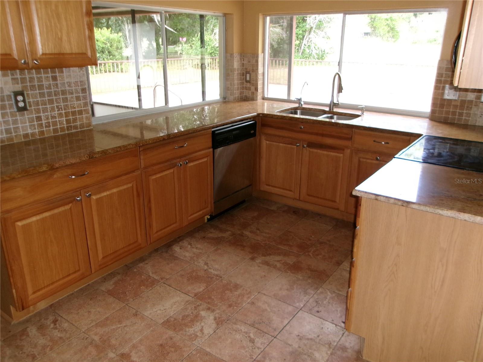 12709 CLOCK TOWER PKWY — photo 2
