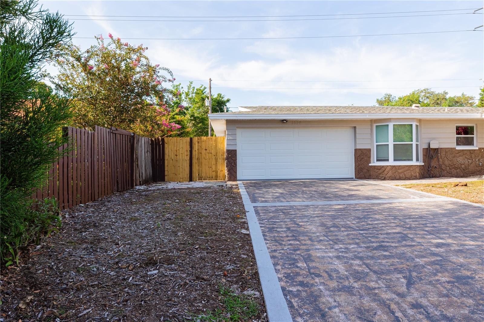 1574 SOUVENIR DR — photo 24