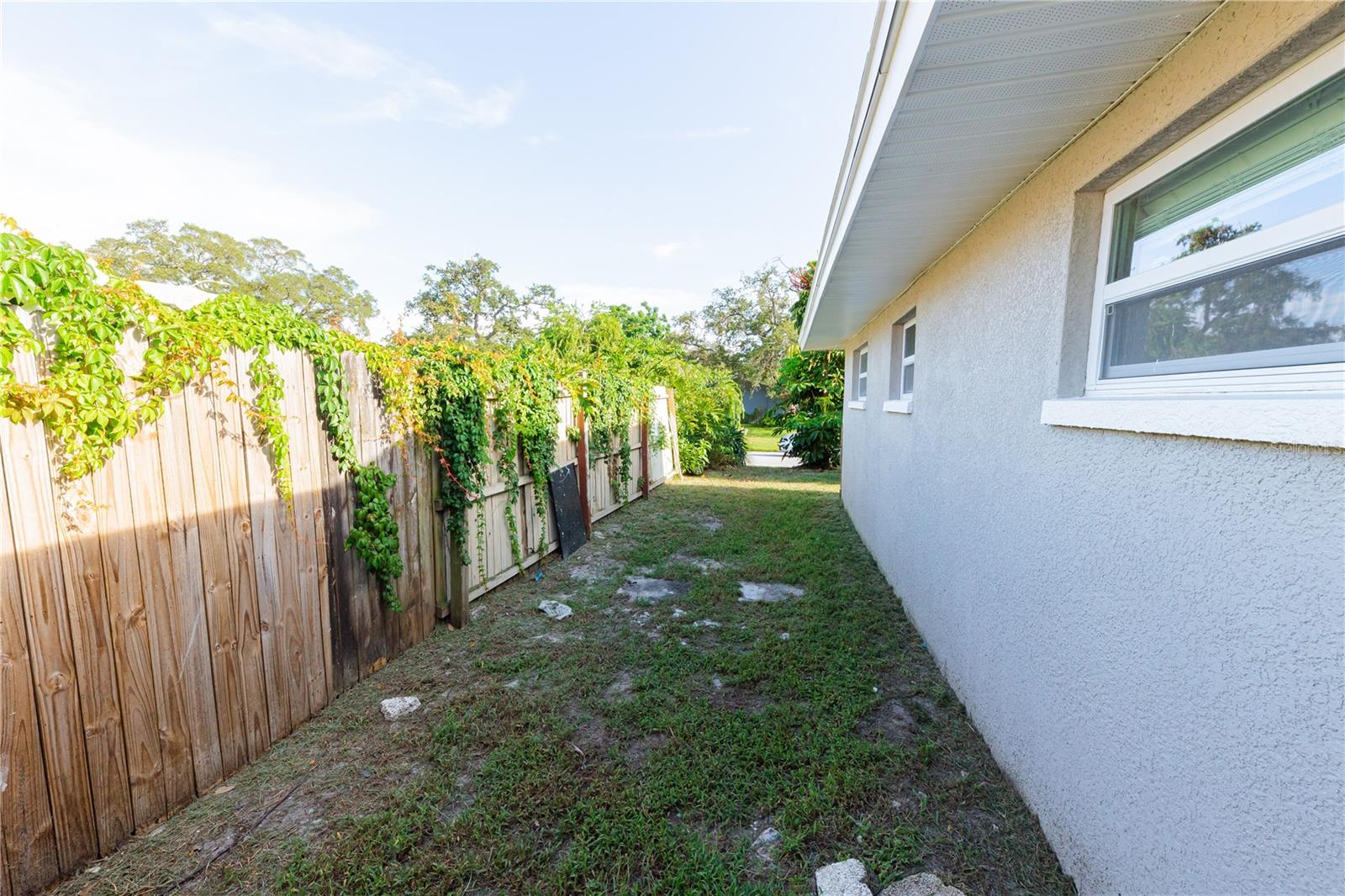 1574 SOUVENIR DR — photo 22