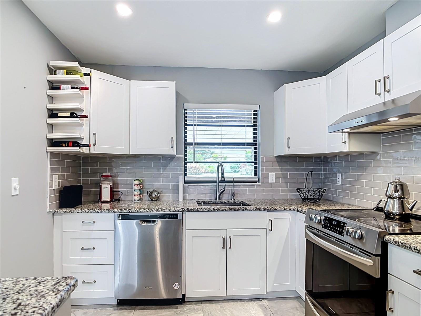 1716 LAKESIDE DR #1714B — photo 8