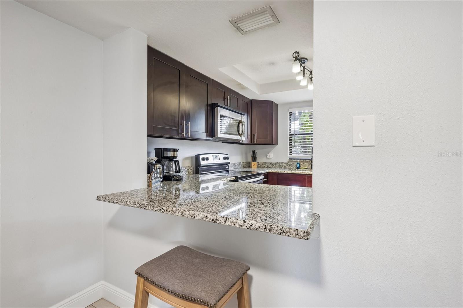2417 W STROUD AVE — photo 16