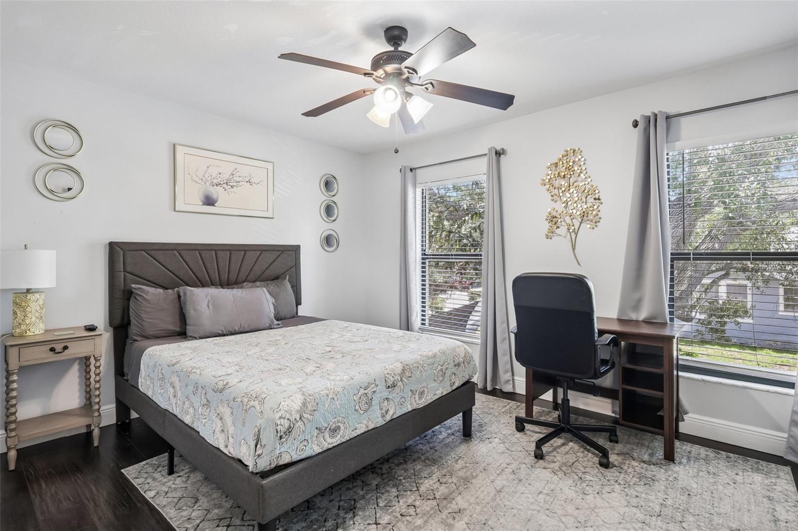 2417 W STROUD AVE — photo 20