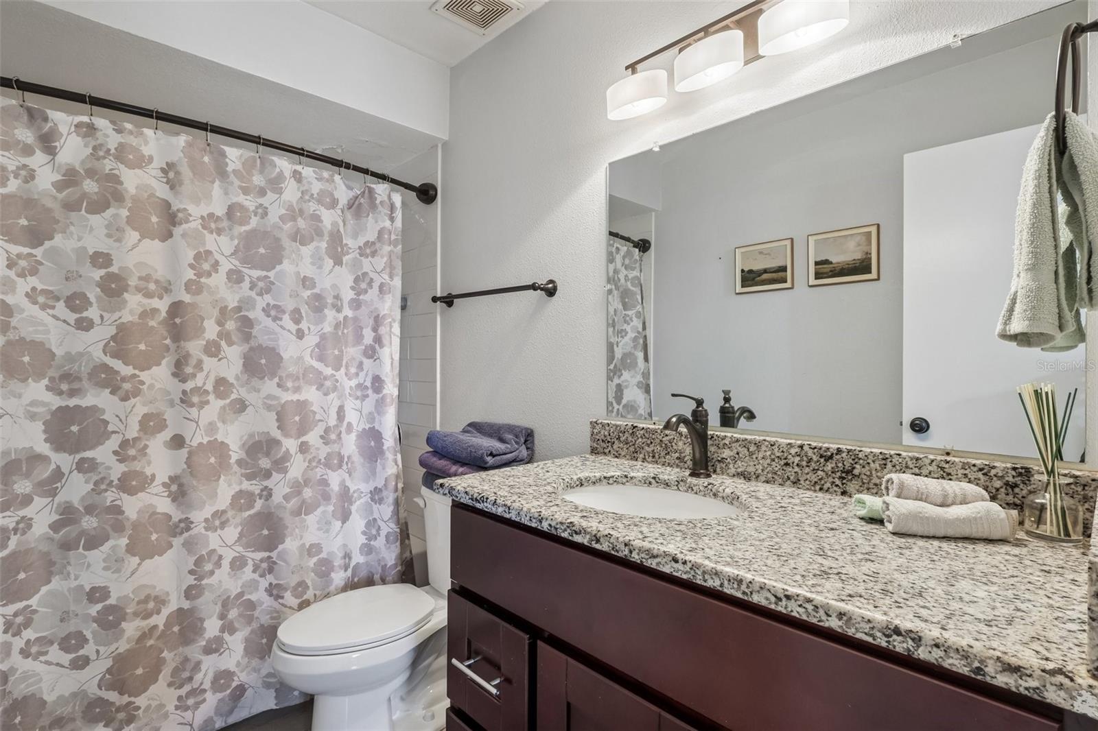2417 W STROUD AVE — photo 21