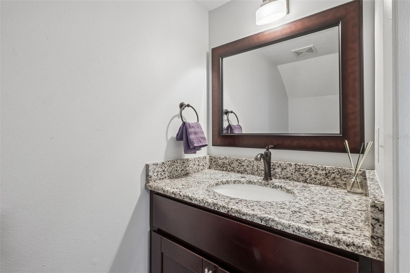 2417 W STROUD AVE — photo 18