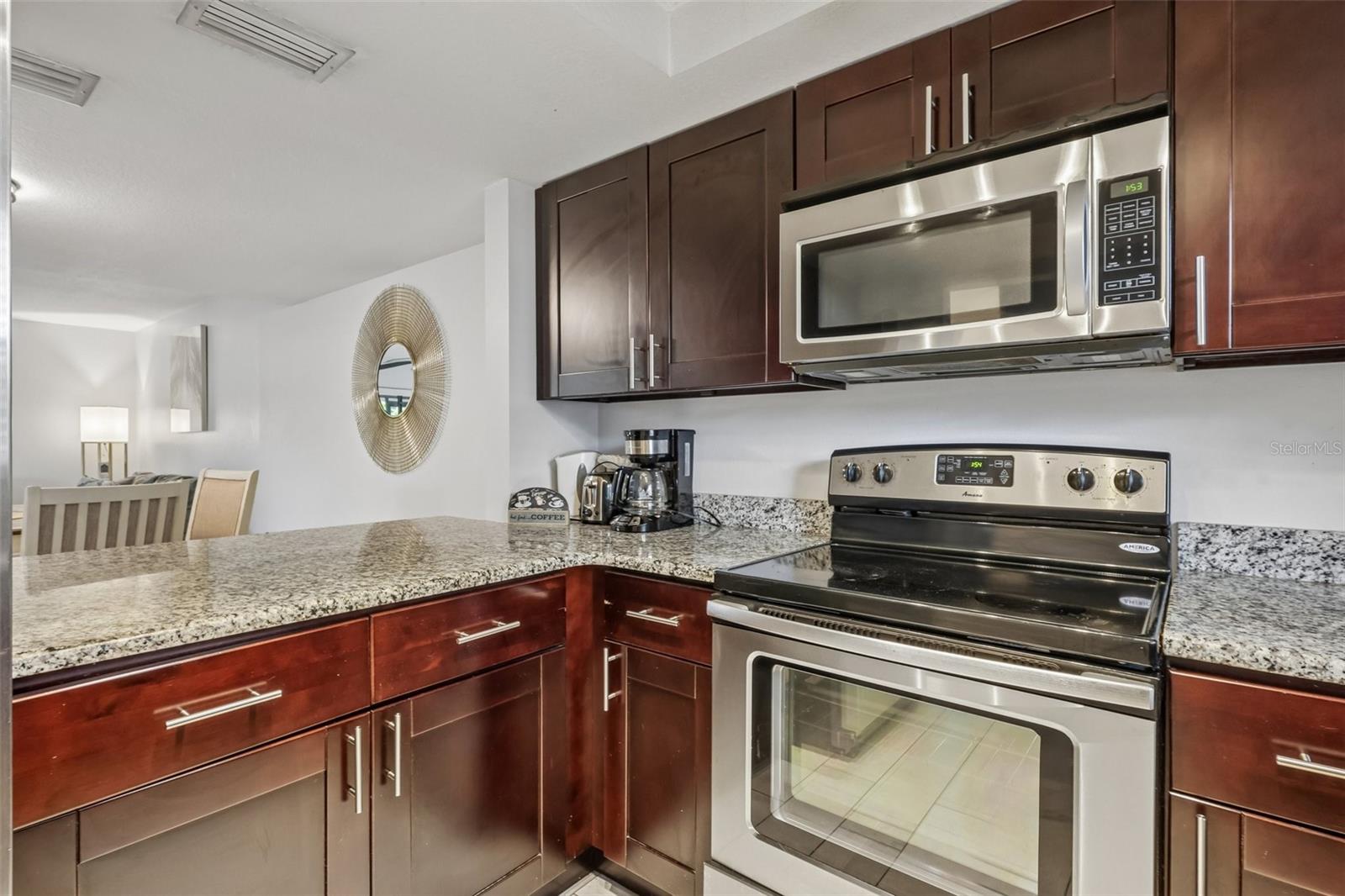 2417 W STROUD AVE — photo 13