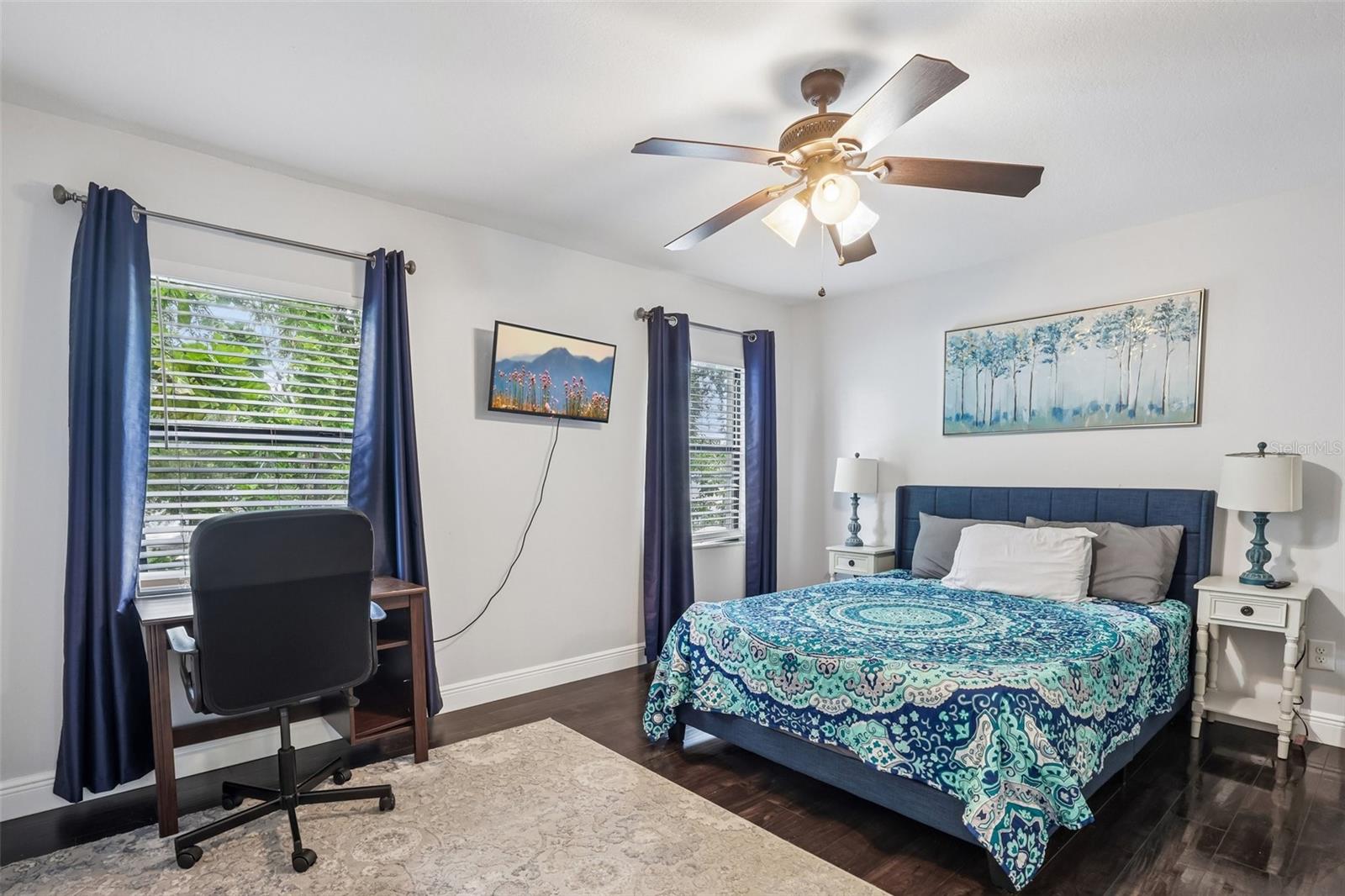2417 W STROUD AVE — photo 26