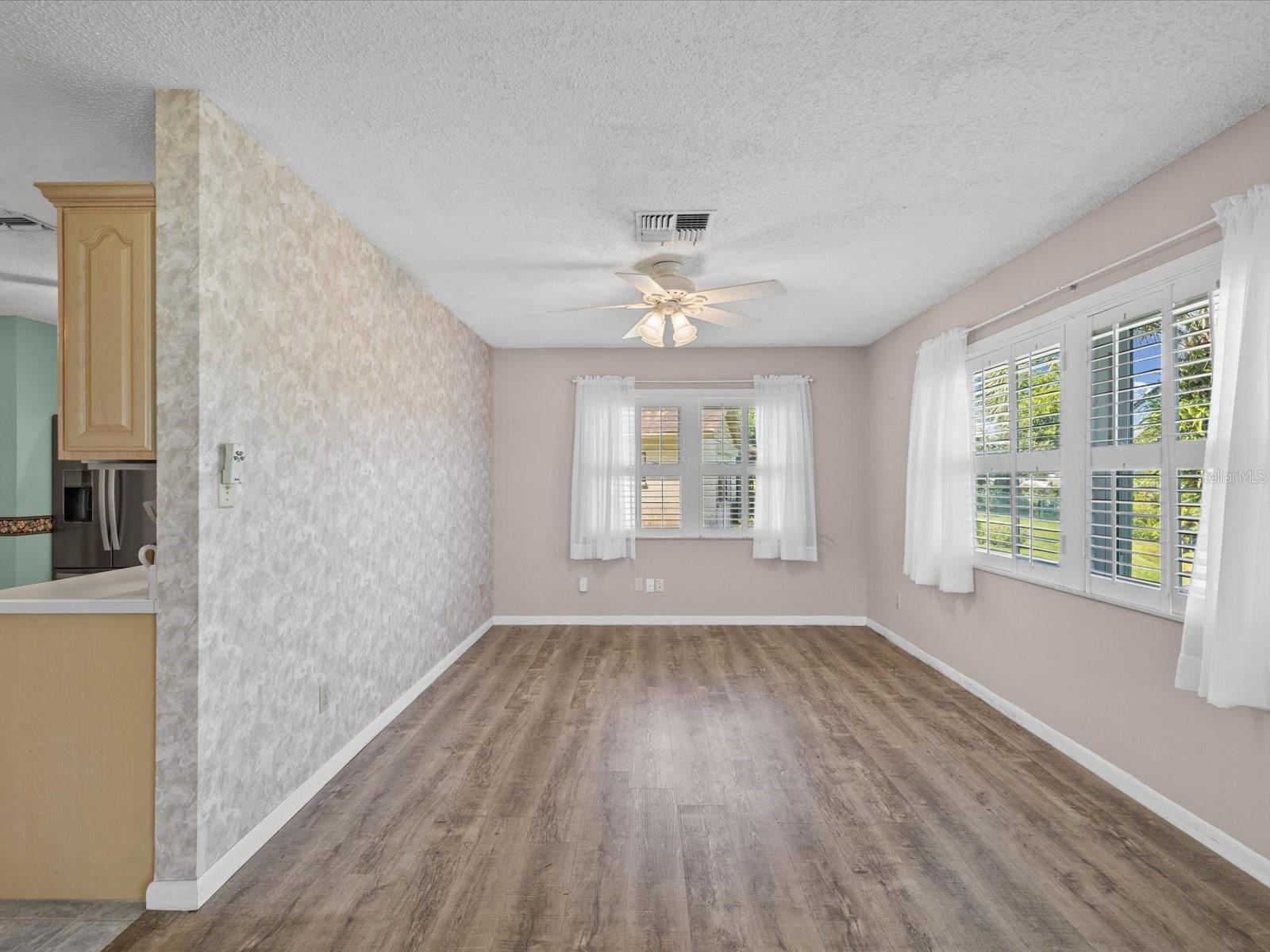 4135 COTTON TAIL DR — photo 18