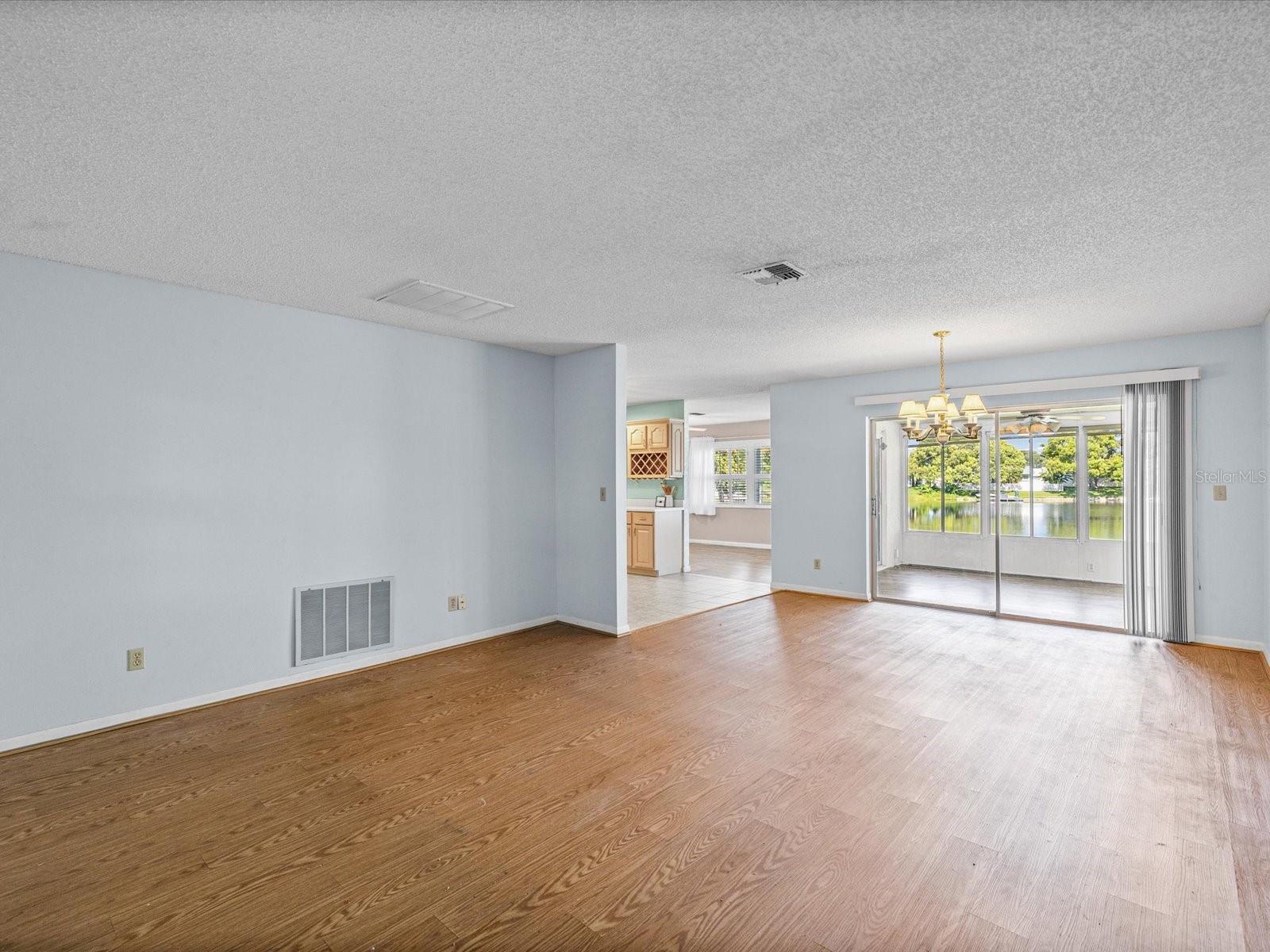 4135 COTTON TAIL DR — photo 9