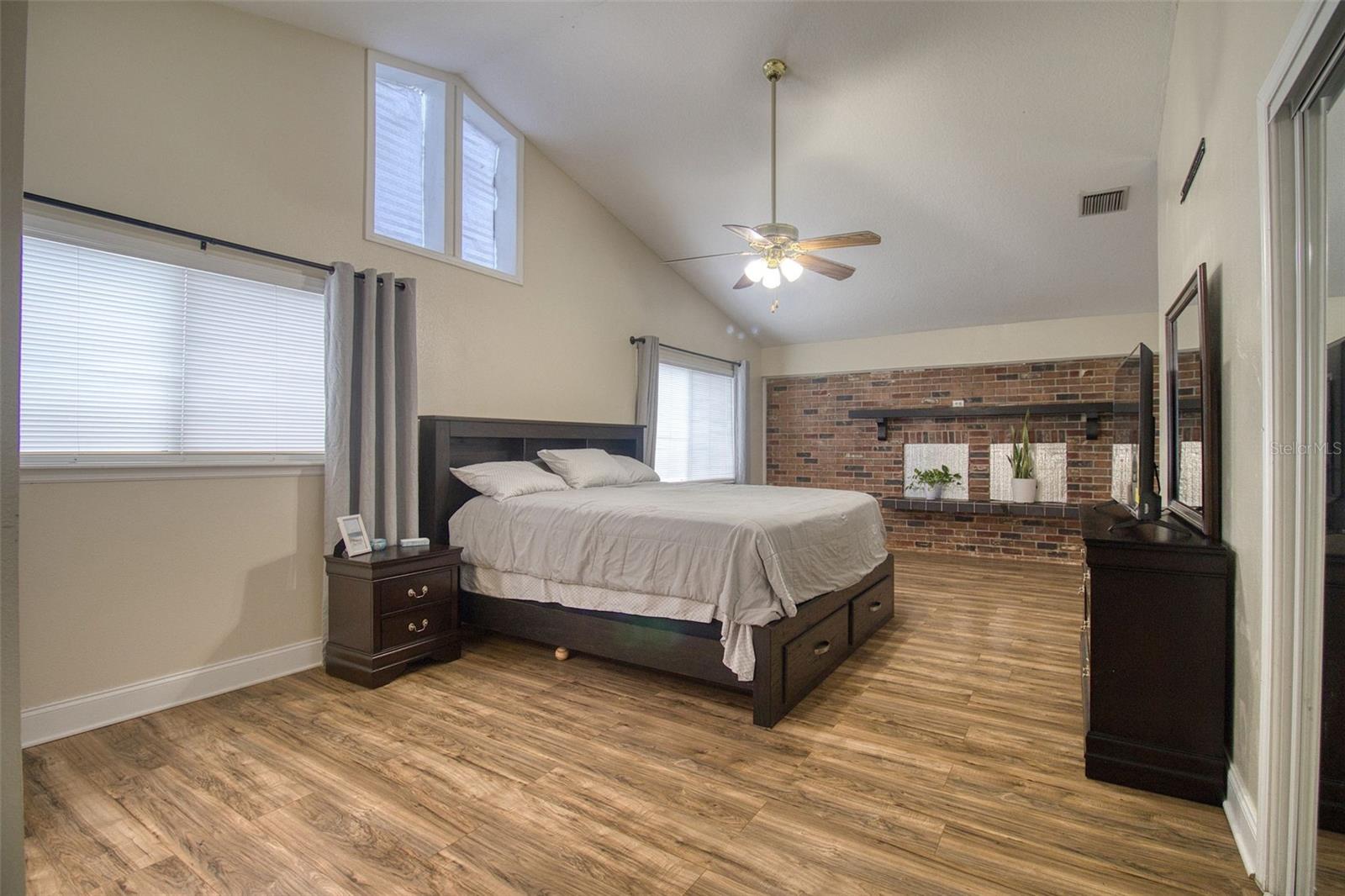 3652 WESTCHESTER DR — photo 14