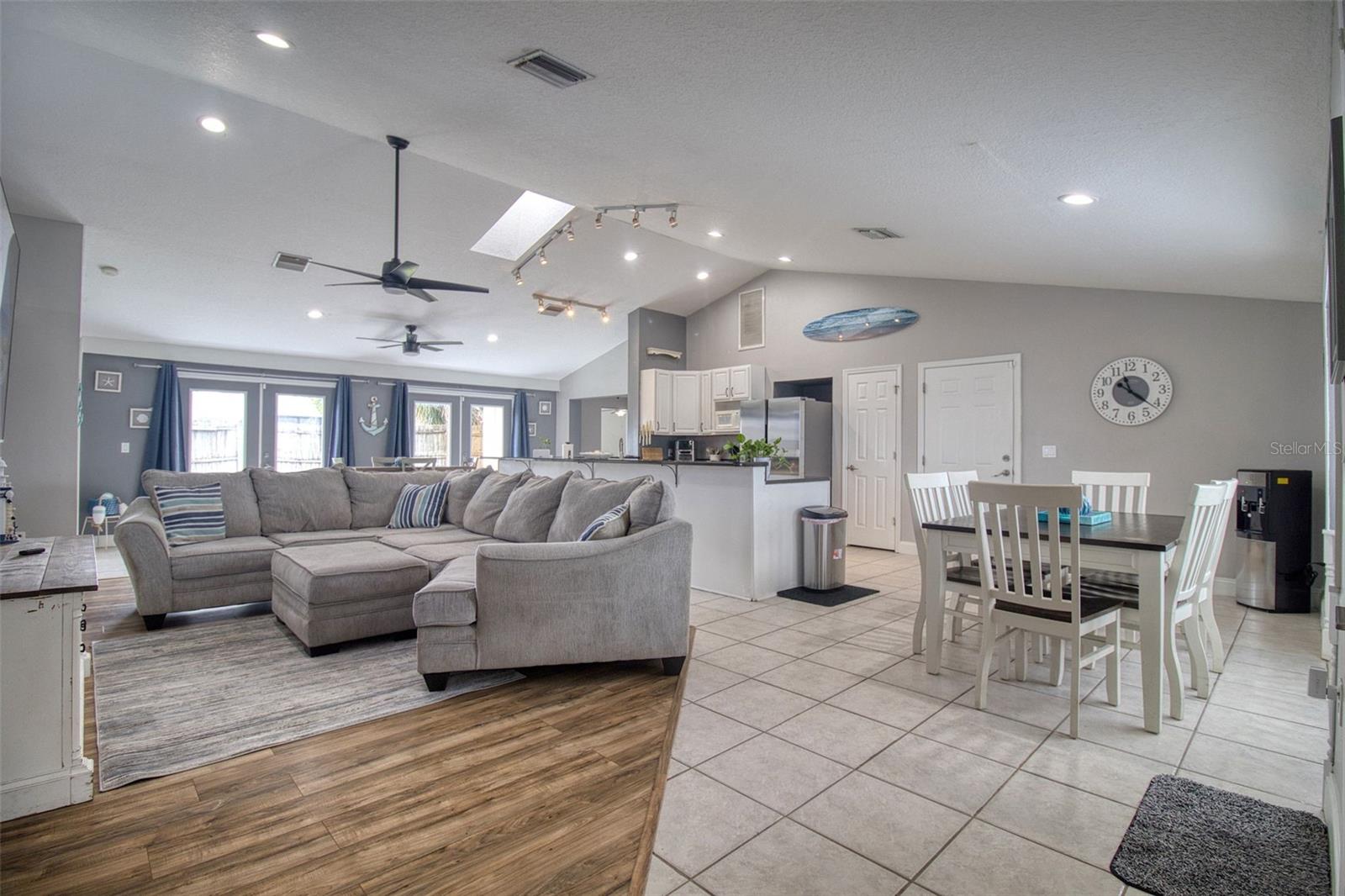 3652 WESTCHESTER DR — photo 4