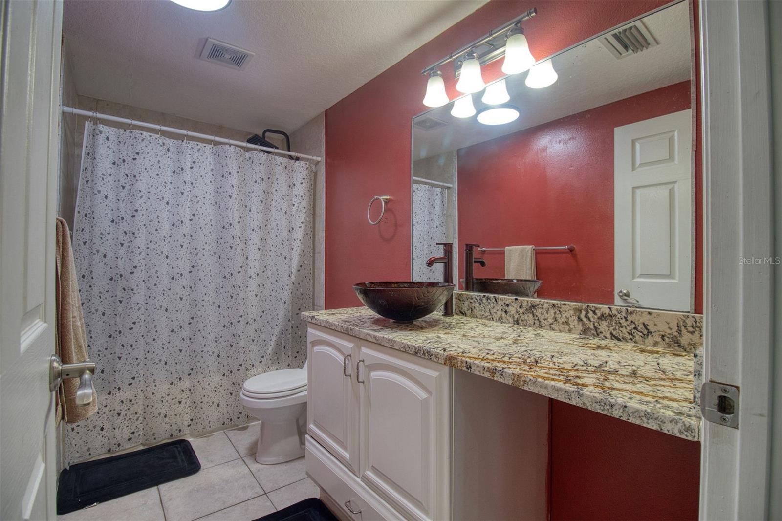 3652 WESTCHESTER DR — photo 19
