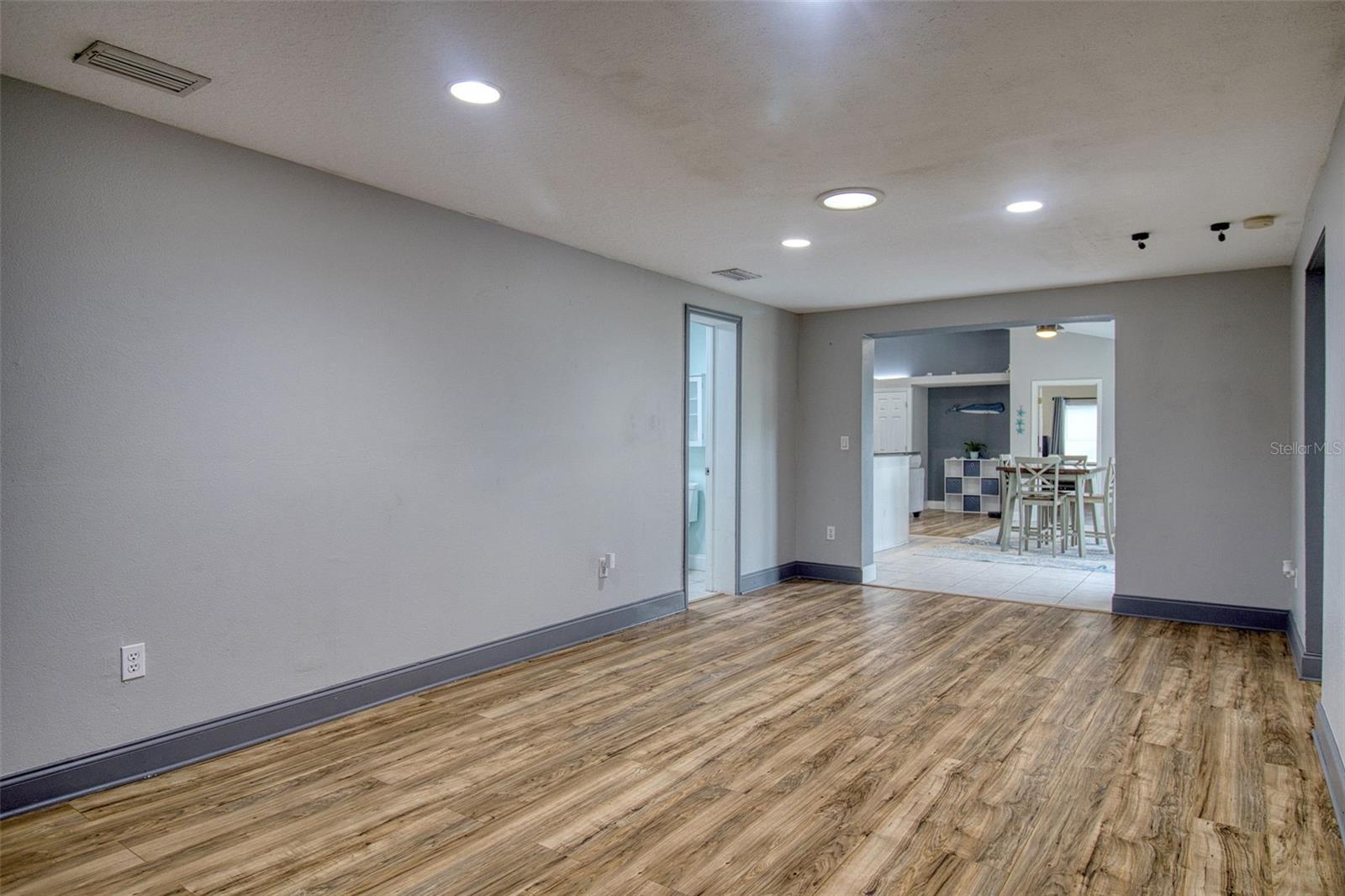 3652 WESTCHESTER DR — photo 24