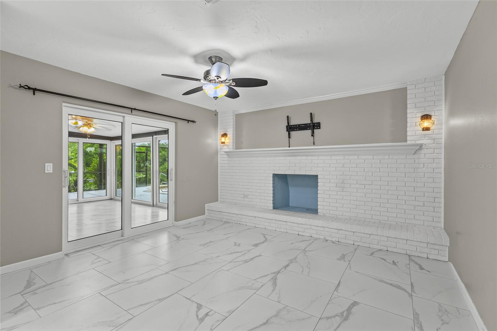 1401 GEORGETOWNE DR — photo 45