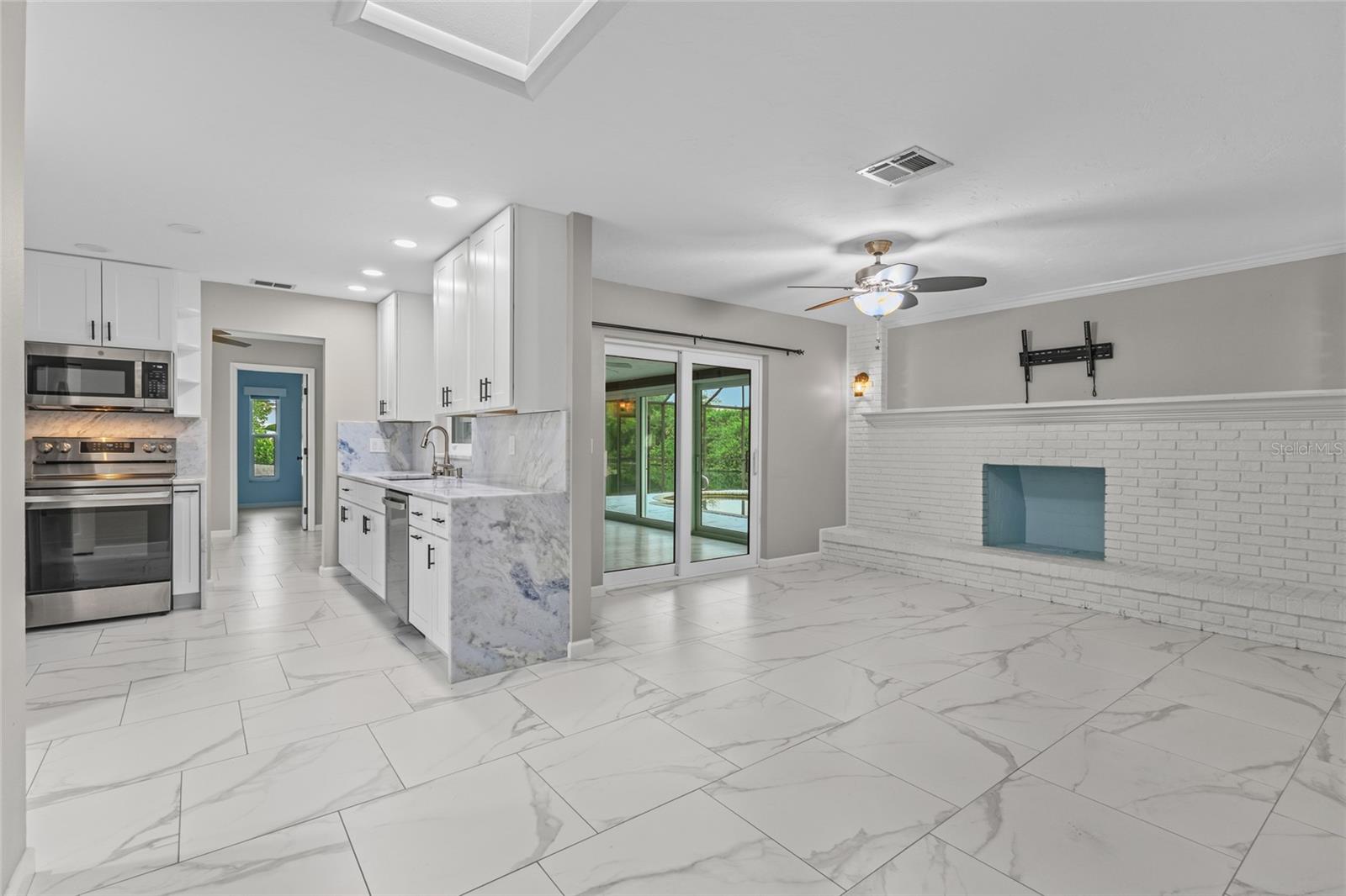 1401 GEORGETOWNE DR — photo 43