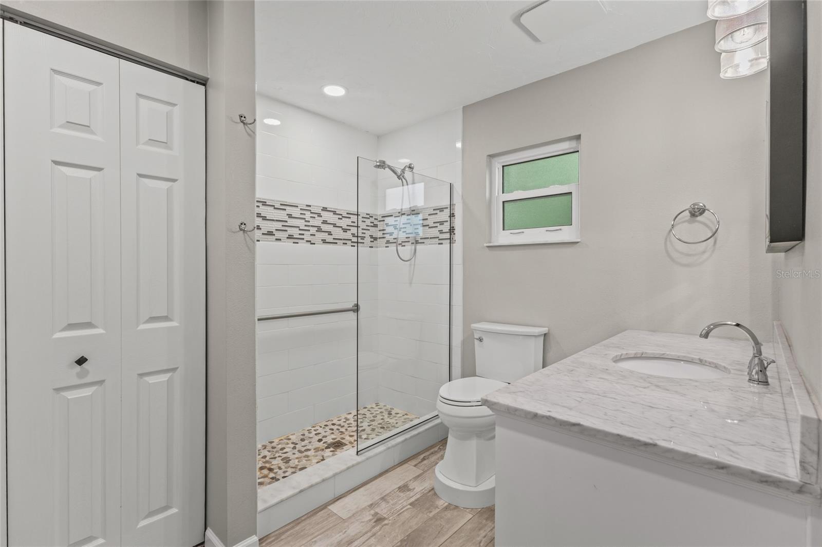 1401 GEORGETOWNE DR — photo 24