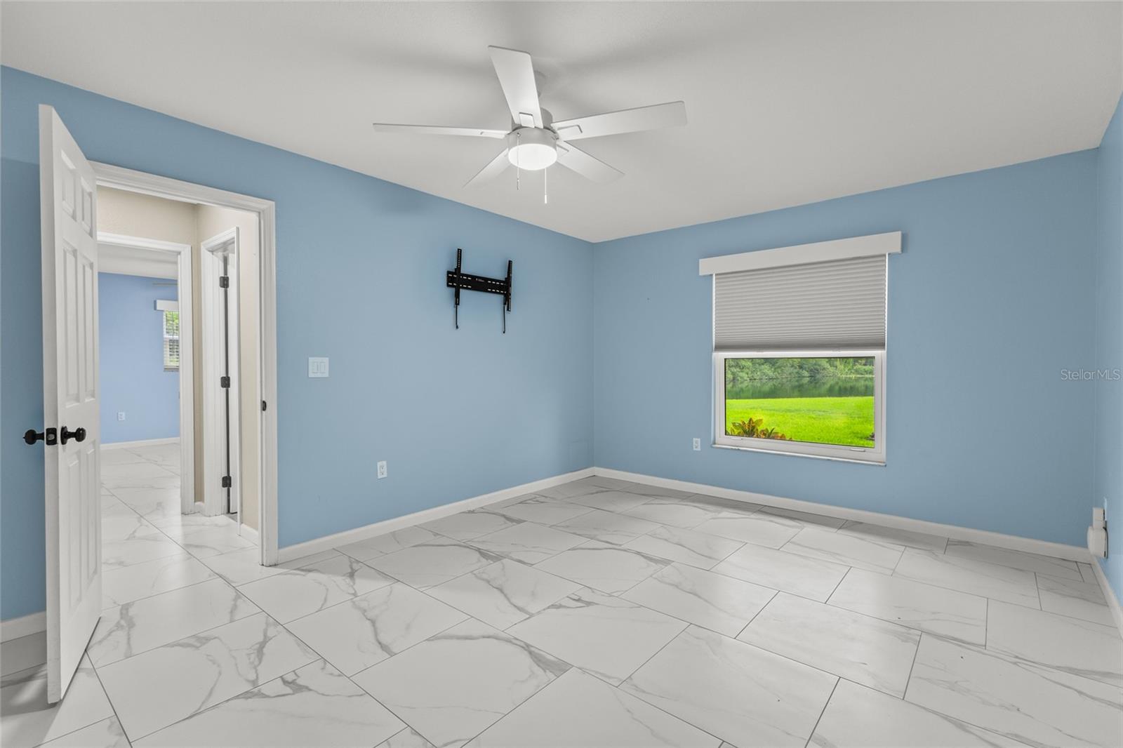 1401 GEORGETOWNE DR — photo 31