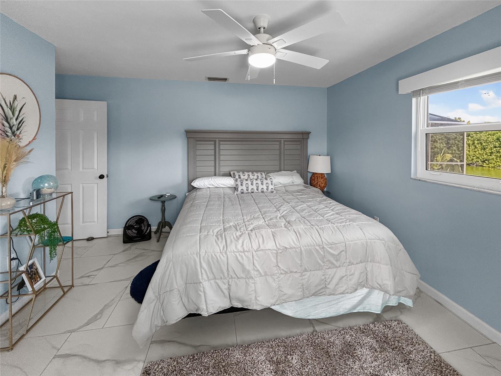 1401 GEORGETOWNE DR — photo 38