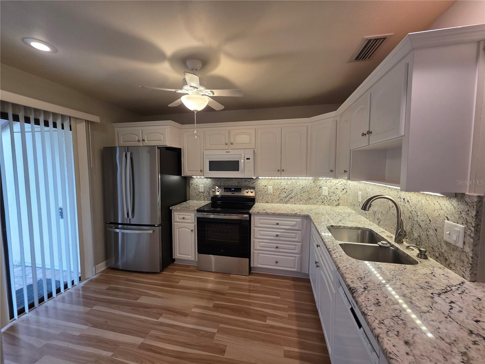 4045 BLUFF OAK CT — photo 6