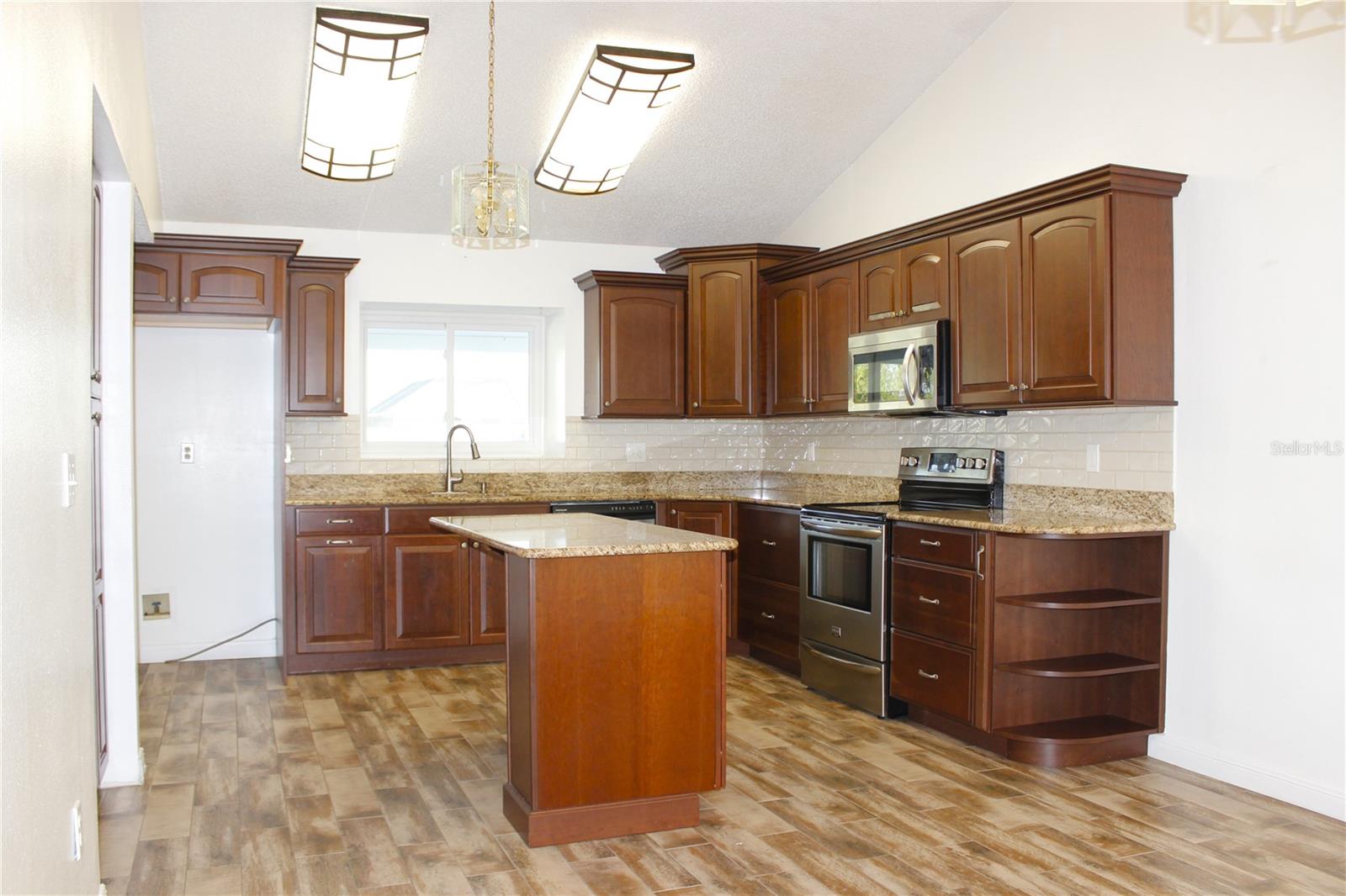 1913 FIRETHORN CT — photo 7