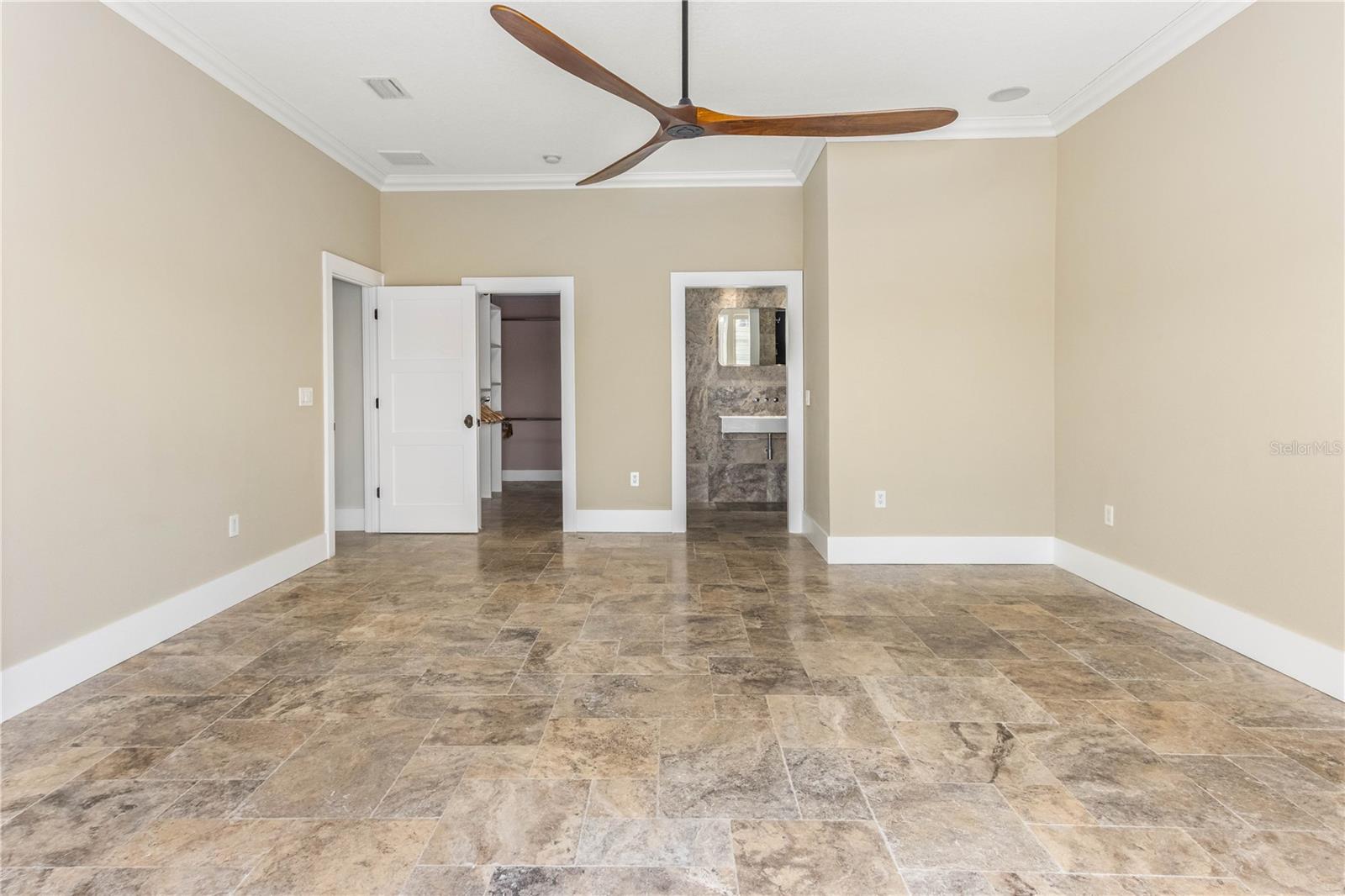 440 PALM IS SE — photo 35