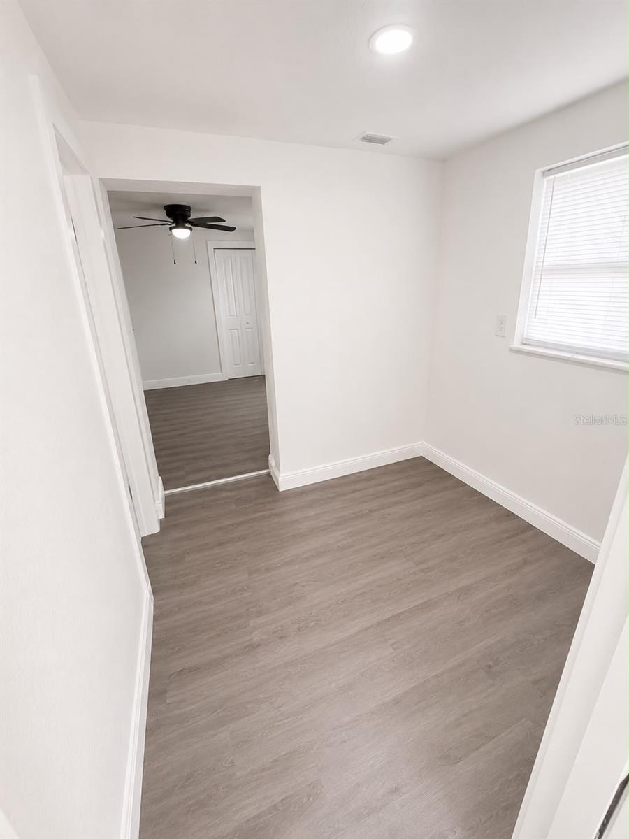 4116 OAKFIELD AVE — photo 8