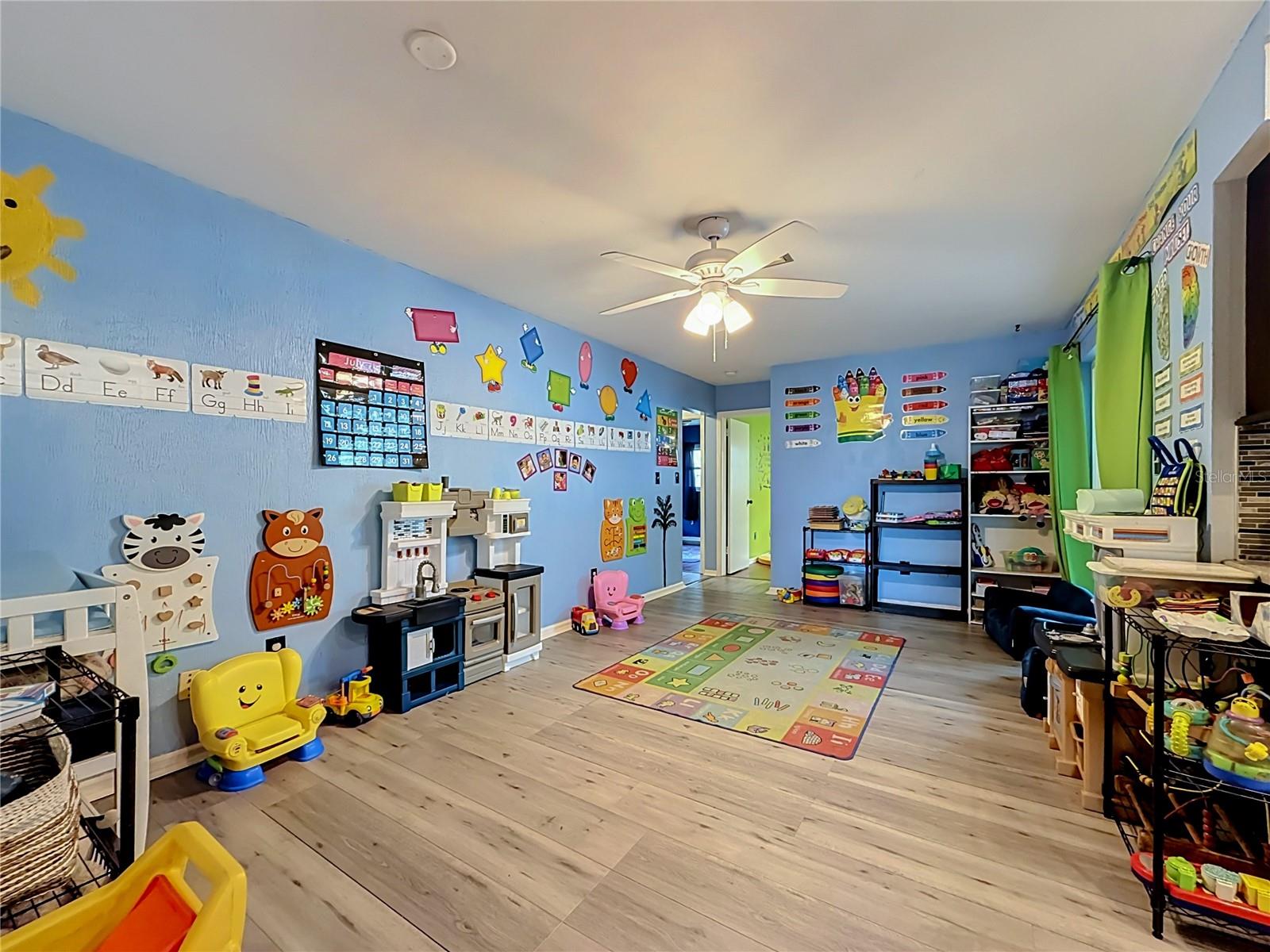 2198 ACADEMY DR — photo 37