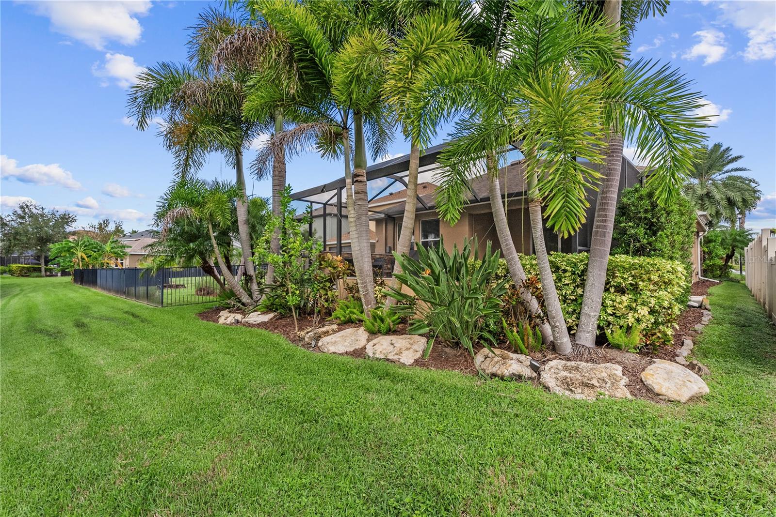 8467 NANDINA DR — photo 36
