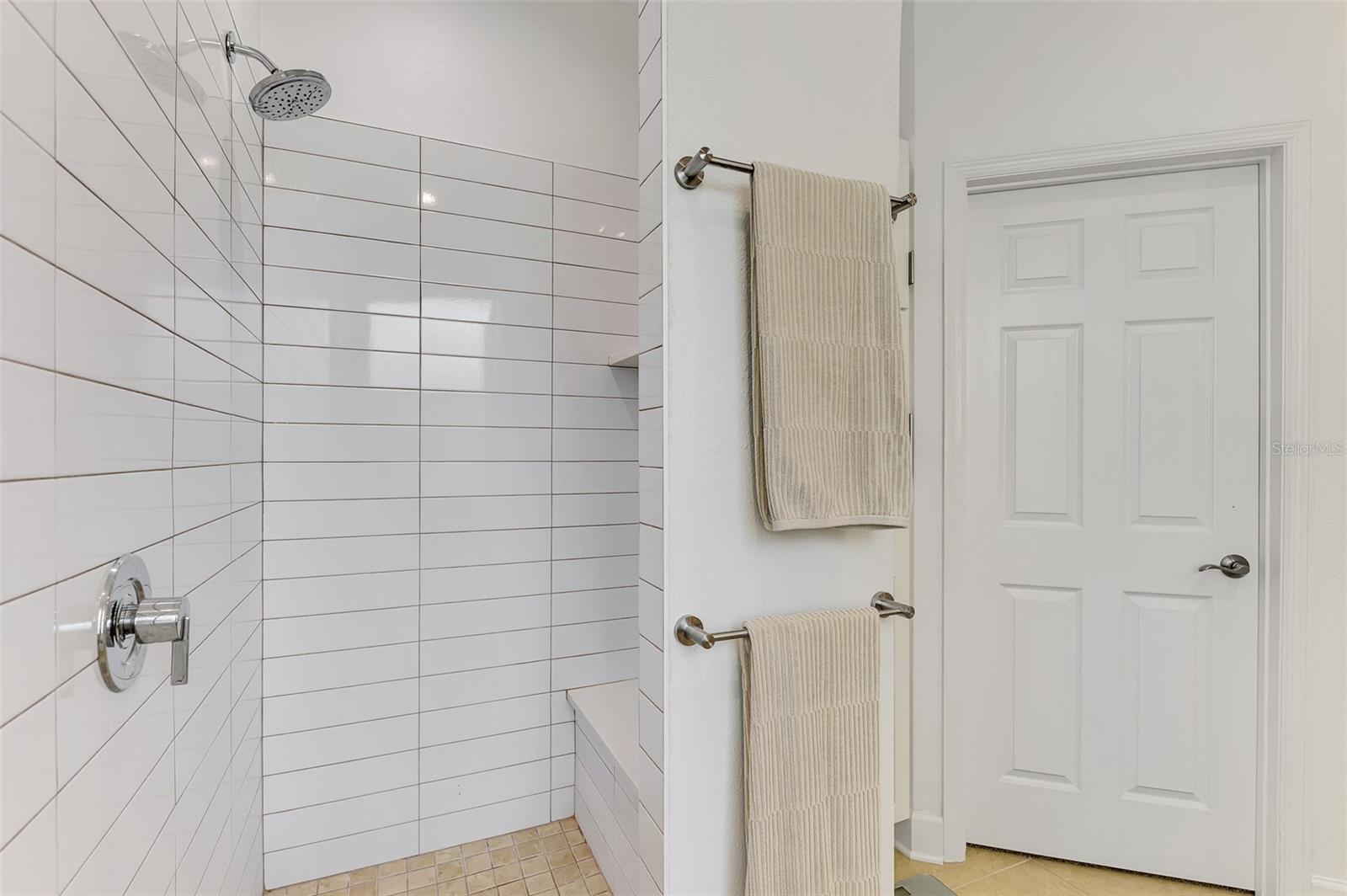 8467 NANDINA DR — photo 21