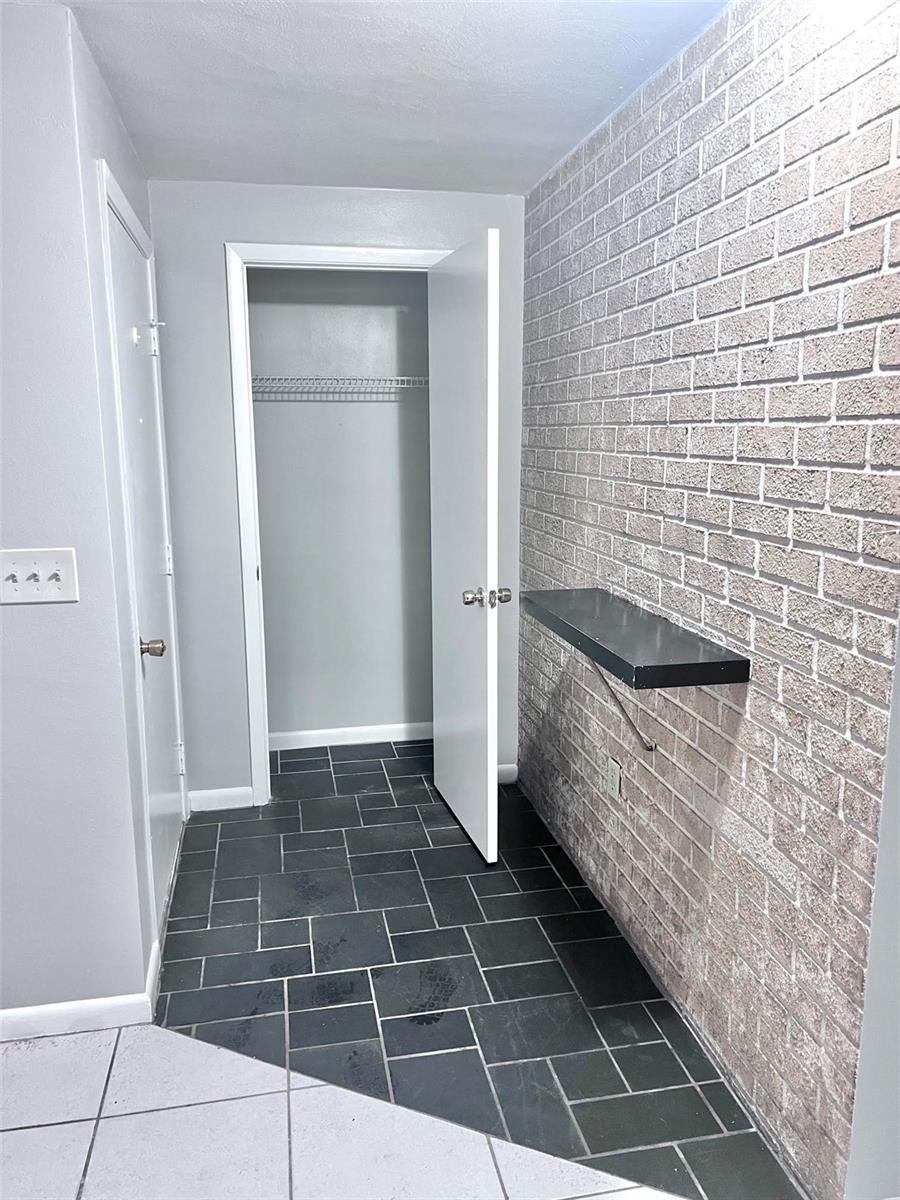 7204 ISLE DR — photo 5