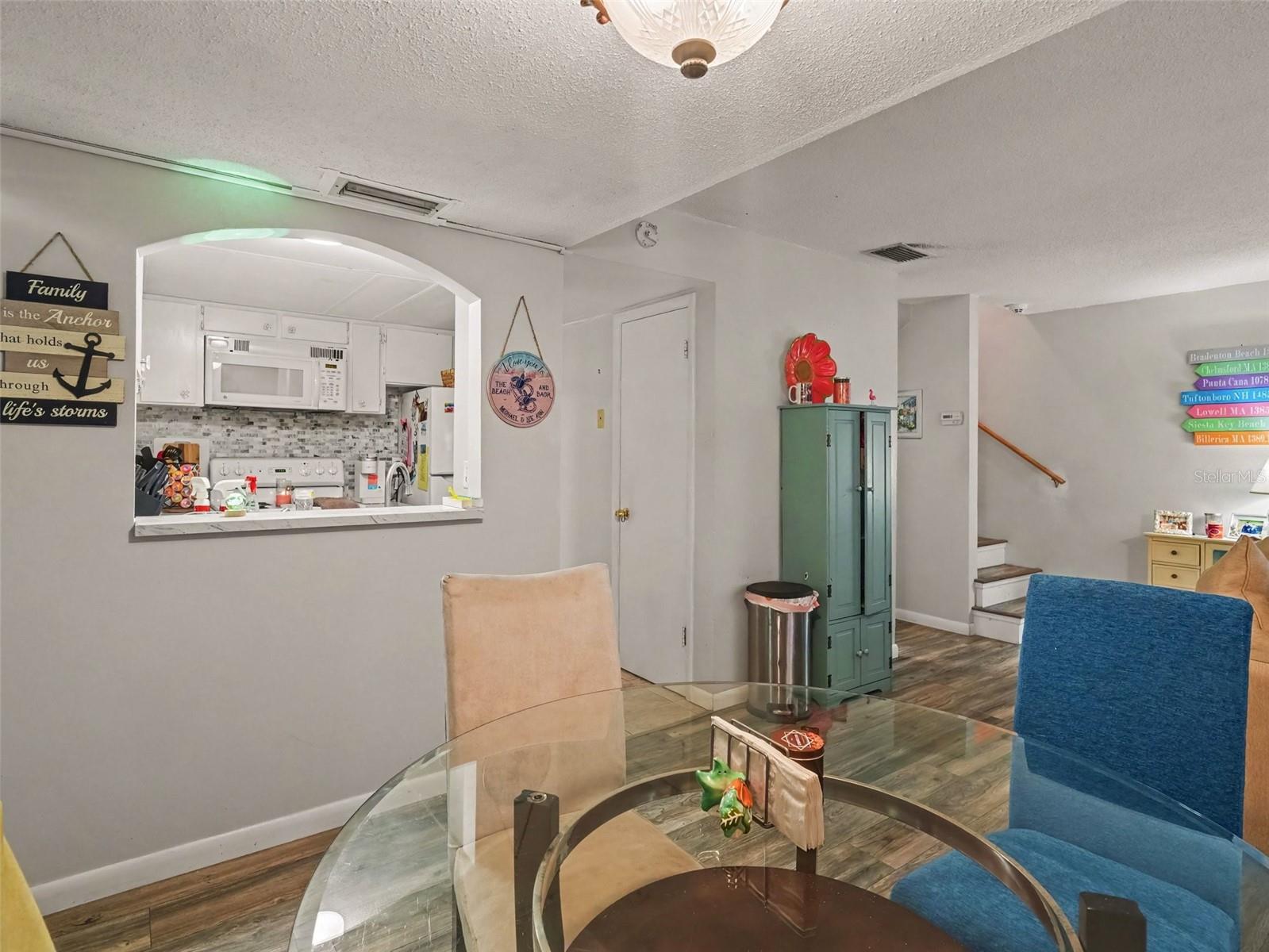 908 BYRON LN #6 — photo 8