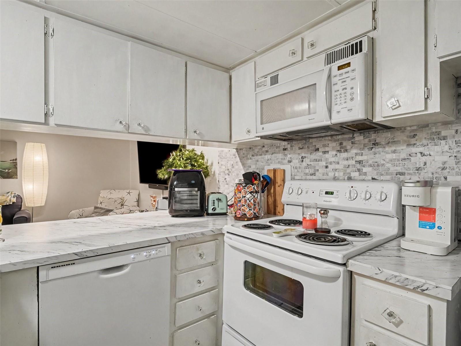 908 BYRON LN #6 — photo 13