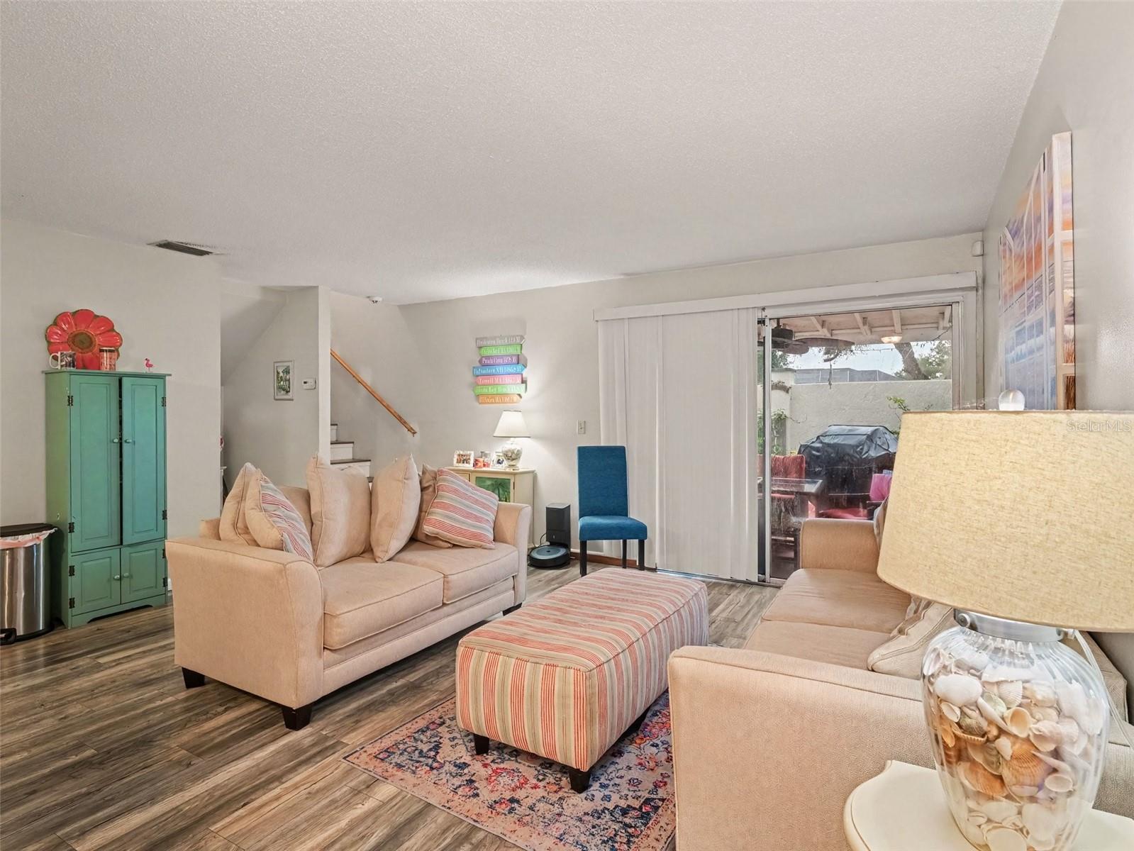 908 BYRON LN #6 — photo 6