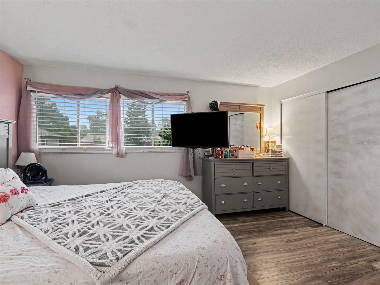 908 BYRON LN #6 — photo 16