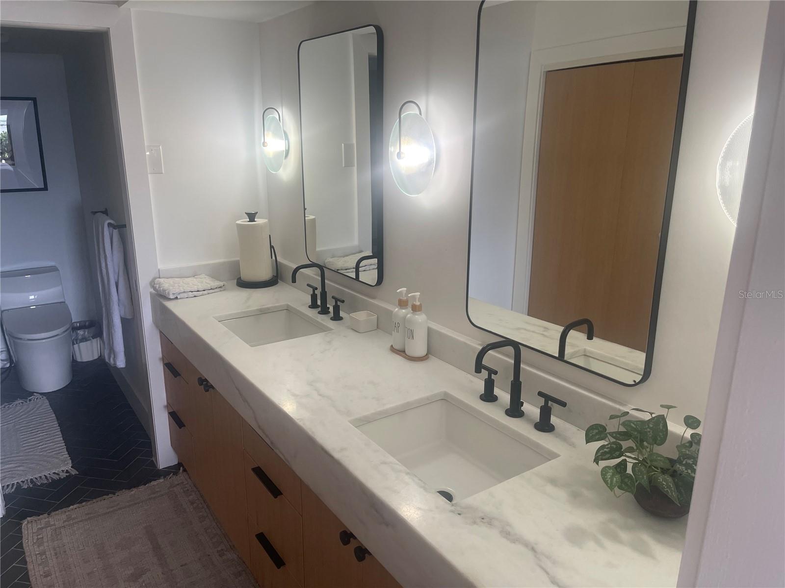 2 ADALIA AVE #302 — photo 12