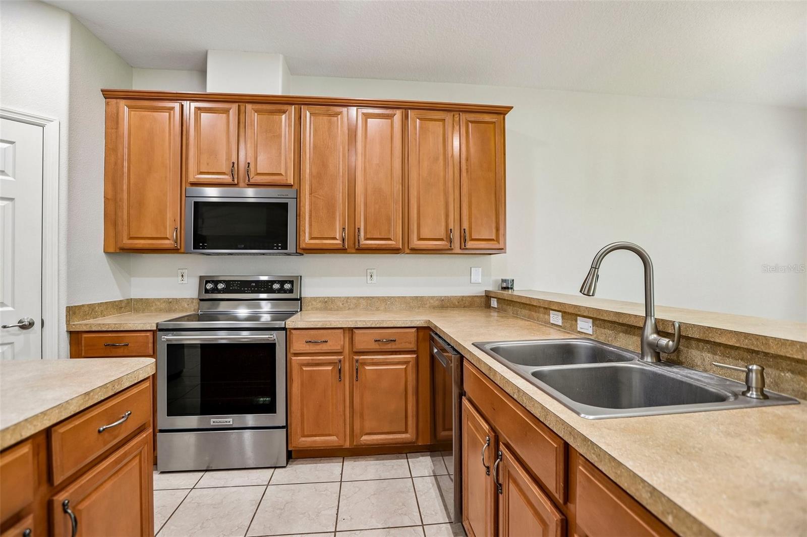 5903 CAPE LOOP — photo 8