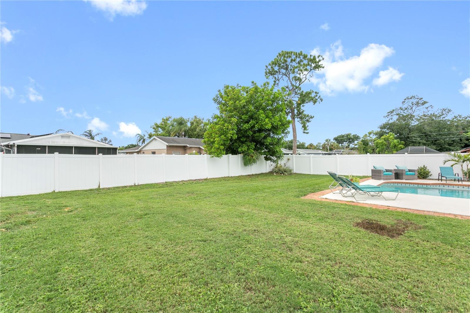 914 PLUM TREE LN — photo 28