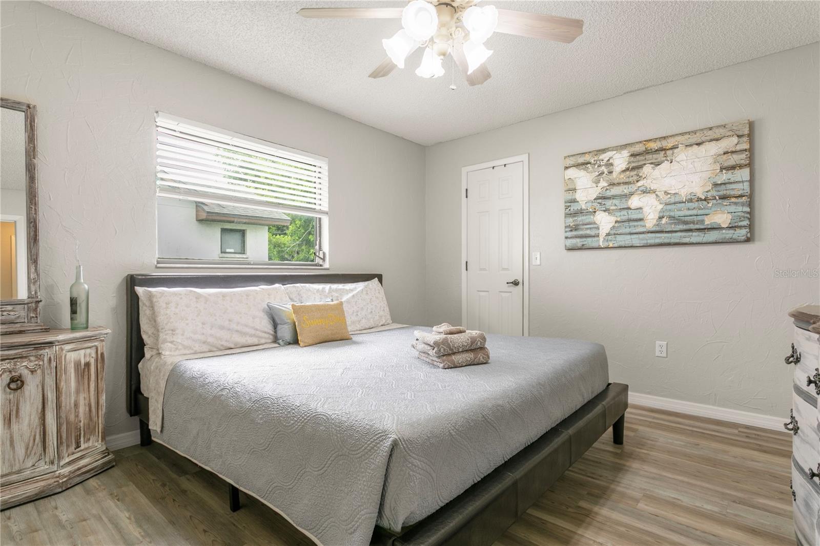 914 PLUM TREE LN — photo 14