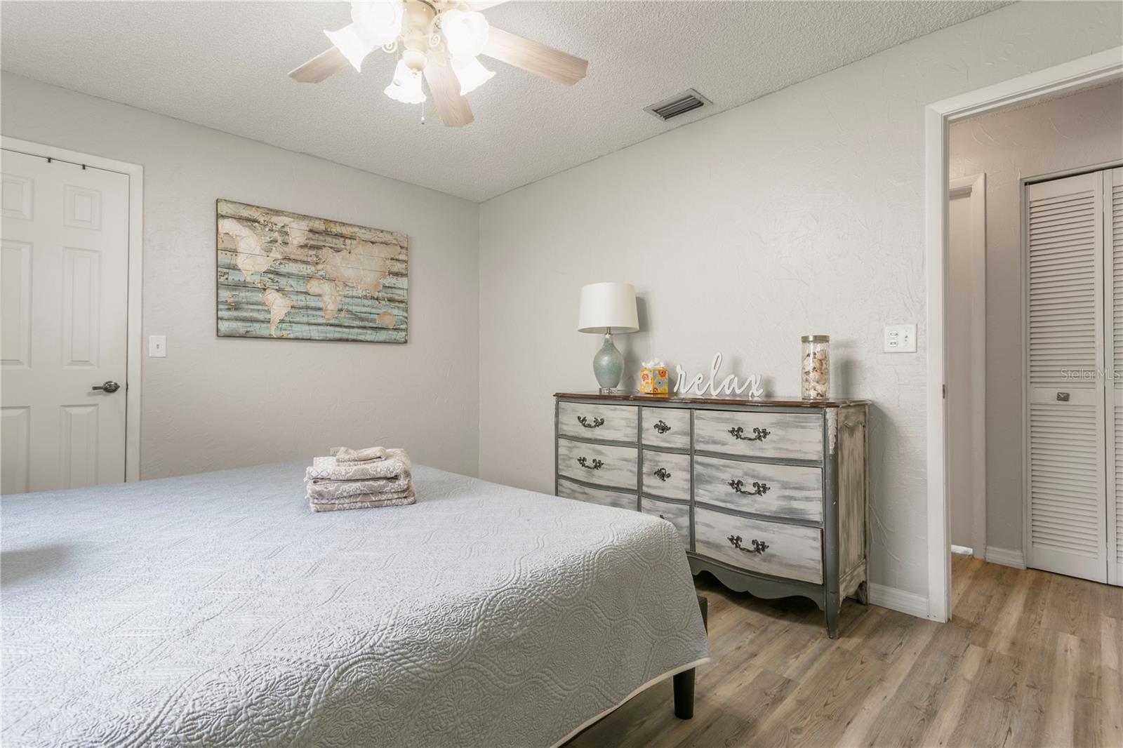 914 PLUM TREE LN — photo 15